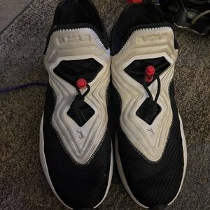 Nike LeBron Soldier 14 Sneakers Shoe Size 12